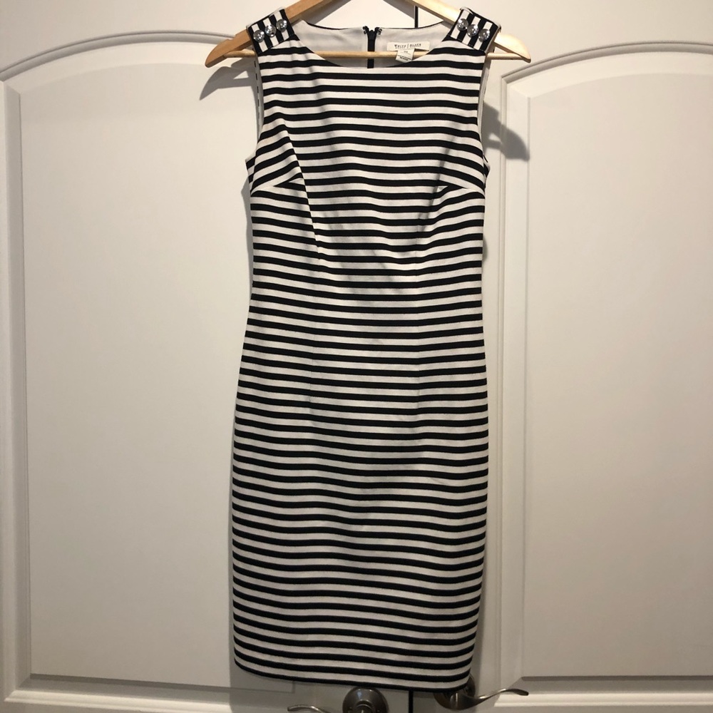 White House black market sleeveless dress